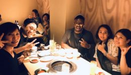 アメリカ人講師Vinent Bohananが来日し、大阪で一緒に焼肉を食べた時の写真